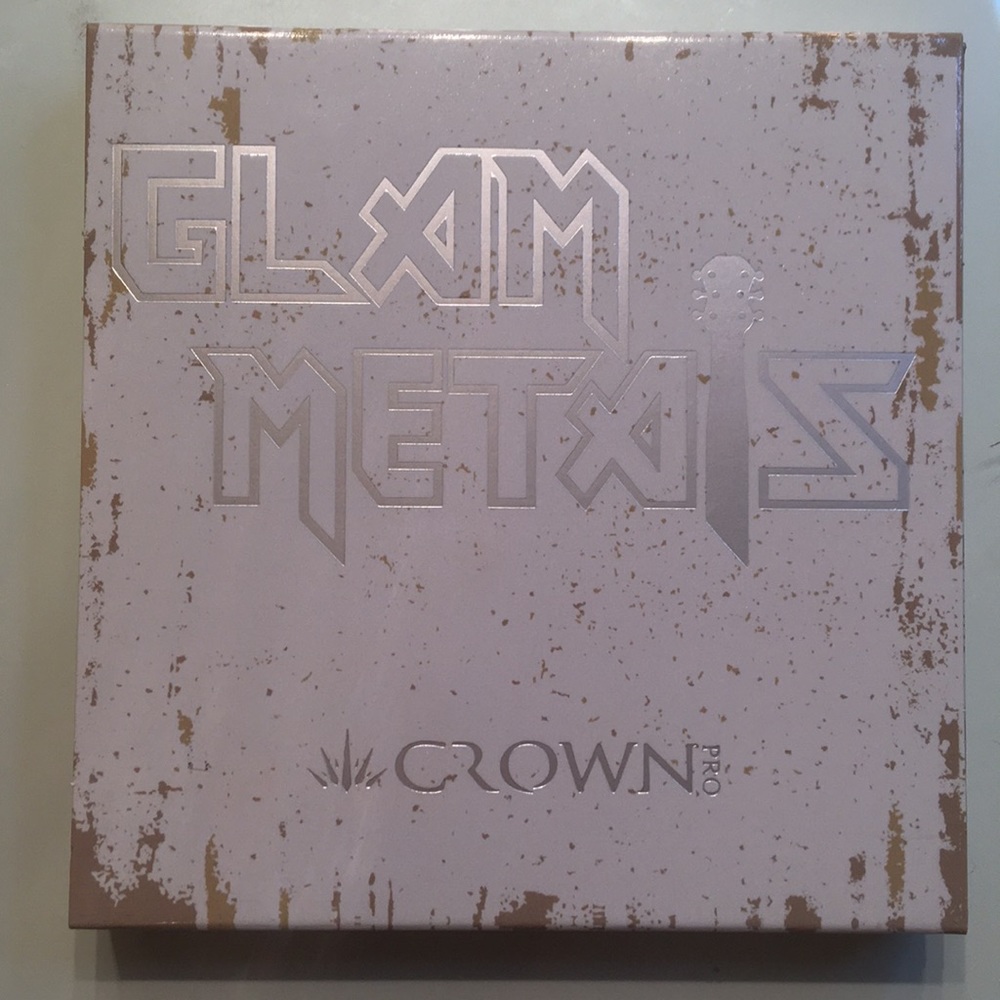 9 color glam metals eyeshadow palette